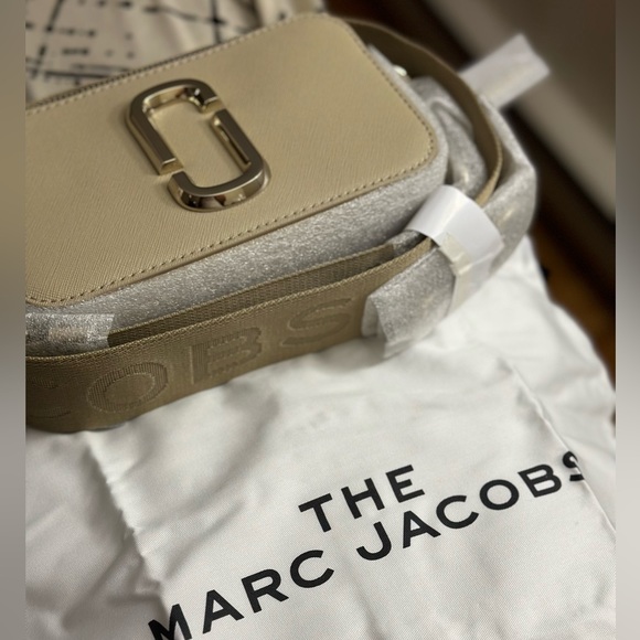 Marc Jacobs Snapshot - Picture 1 of 8